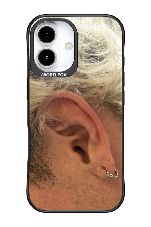 Ear - Apple iPhone 17