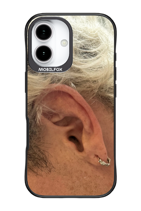 Ear - Apple iPhone 17