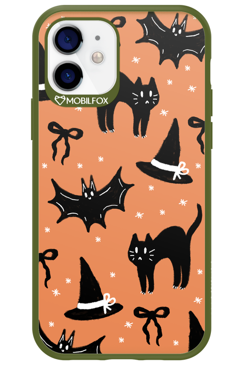 Cat & Bat - Apple iPhone 12