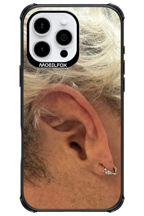 Ear - Apple iPhone 16 Pro Max
