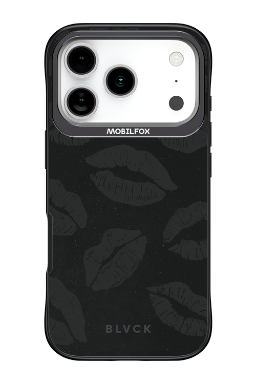 Dark Lips - Apple iPhone 17 Pro