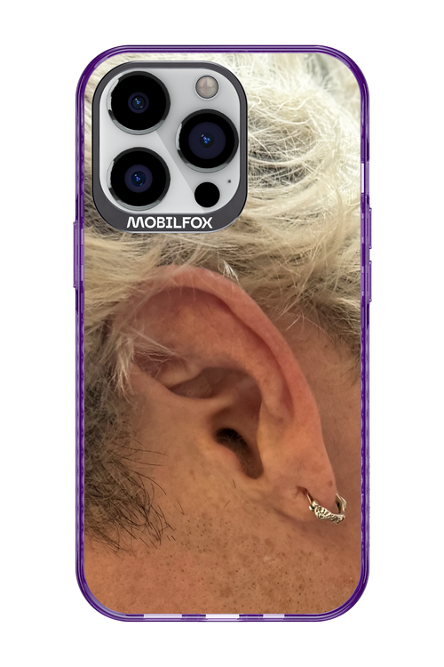 Ear - Apple iPhone 13 Pro