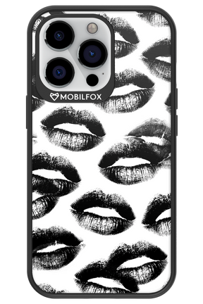 Ghost Kiss - Apple iPhone 13 Pro