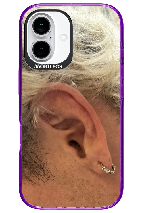 Ear - Apple iPhone 16