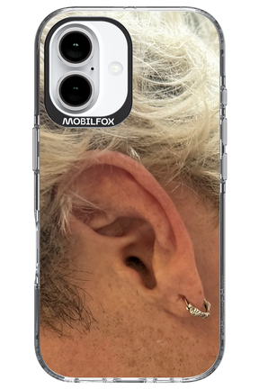 Ear - Apple iPhone 16
