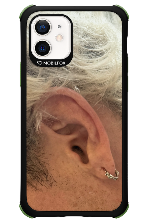Ear - Apple iPhone 12