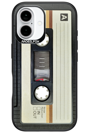 CASE 11 - Apple iPhone 16