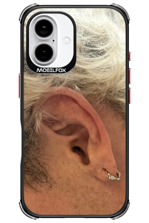 Ear - Apple iPhone 16