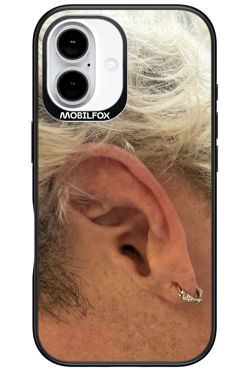 Ear - Apple iPhone 16