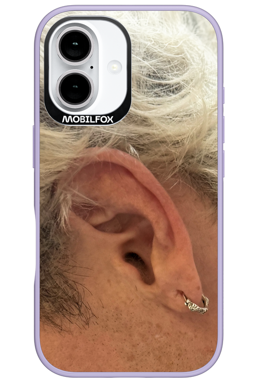 Ear - Apple iPhone 16