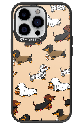 Scary Dachshund - Apple iPhone 13 Pro