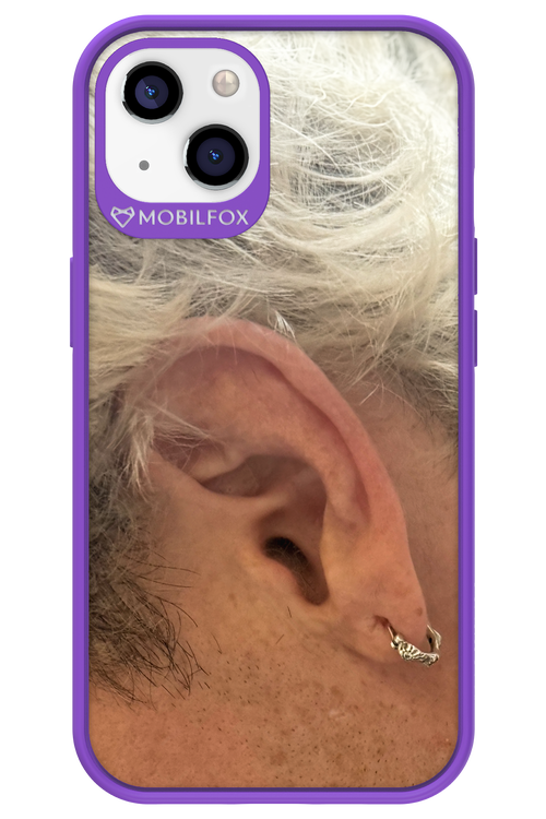 Ear - Apple iPhone 13