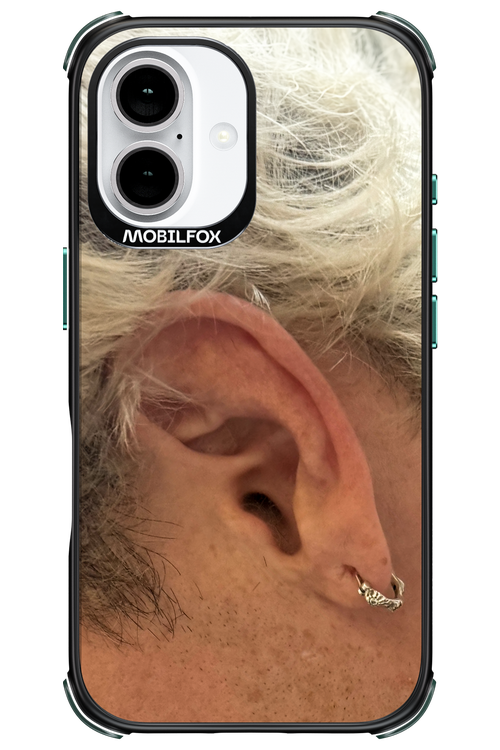 Ear - Apple iPhone 16