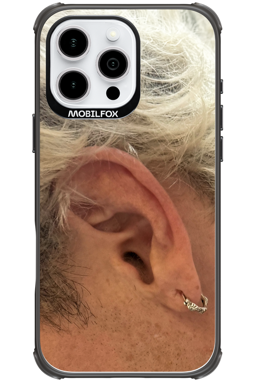 Ear - Apple iPhone 16 Pro Max