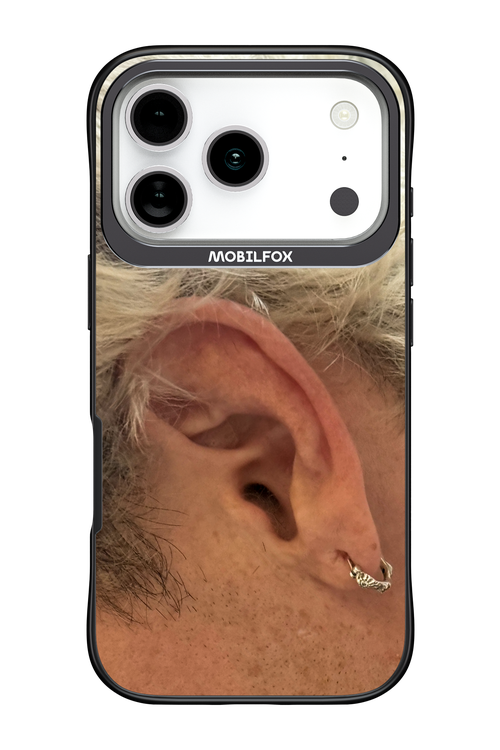 Ear - Apple iPhone 17 Pro