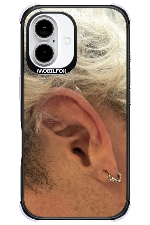 Ear - Apple iPhone 16