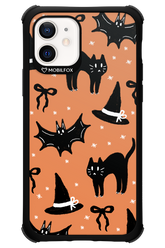 Cat & Bat - Apple iPhone 12