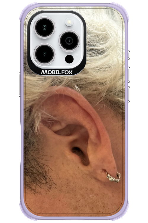 Ear - Apple iPhone 16 Pro