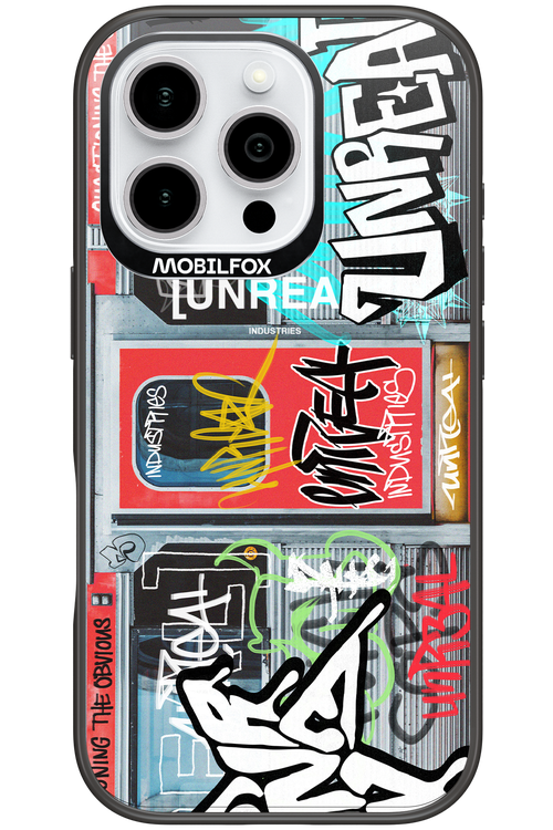 Train - Apple iPhone 16 Pro