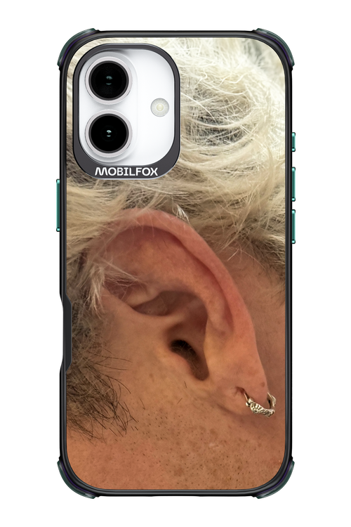 Ear - Apple iPhone 17